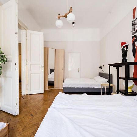 Downtown Circus Apartment Будапеща Екстериор снимка