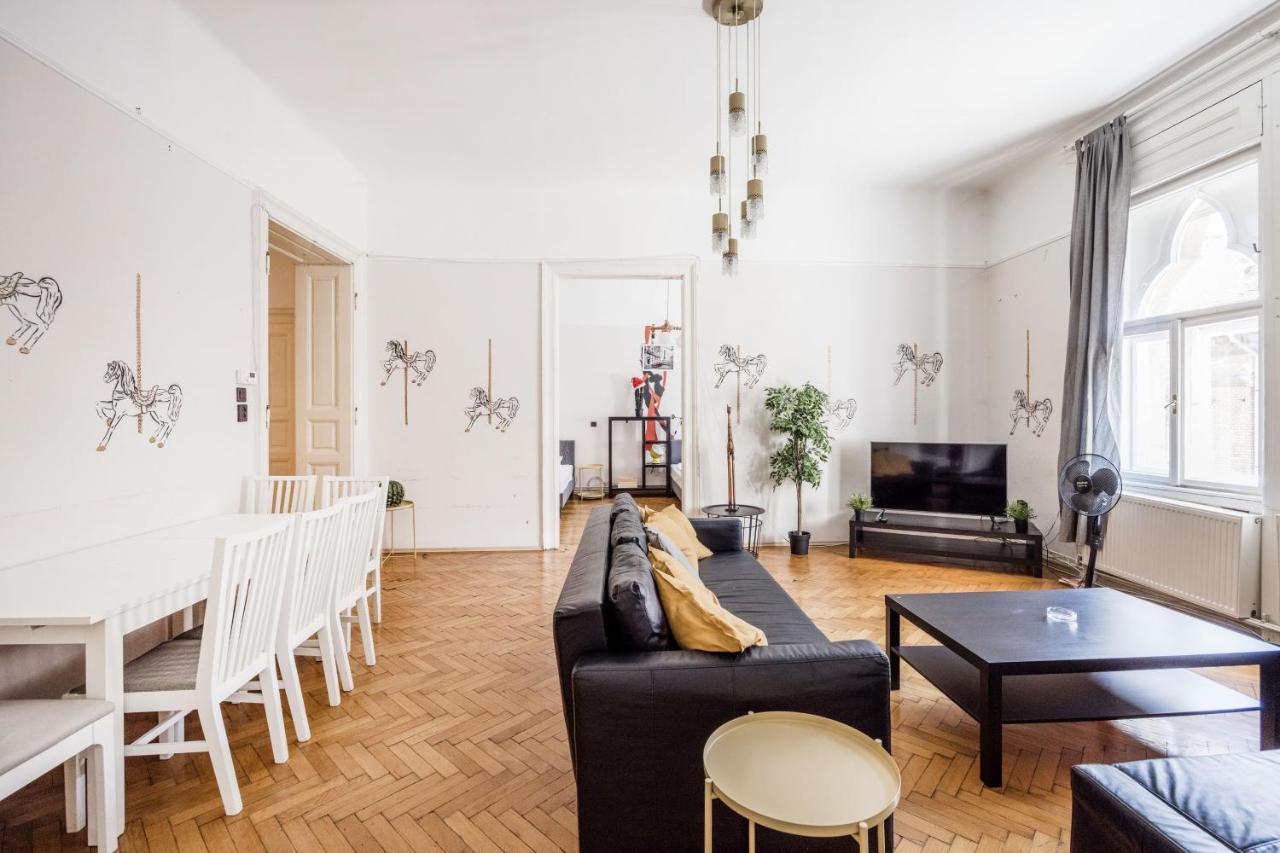 Downtown Circus Apartment Будапеща Екстериор снимка