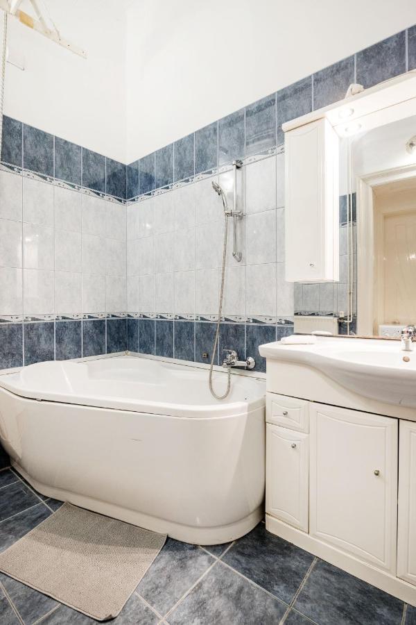 Downtown Circus Apartment Будапеща Екстериор снимка