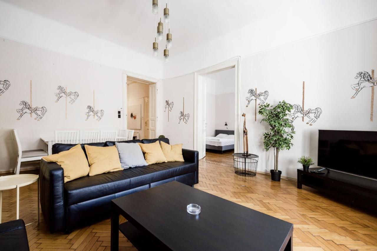 Downtown Circus Apartment Будапеща Екстериор снимка