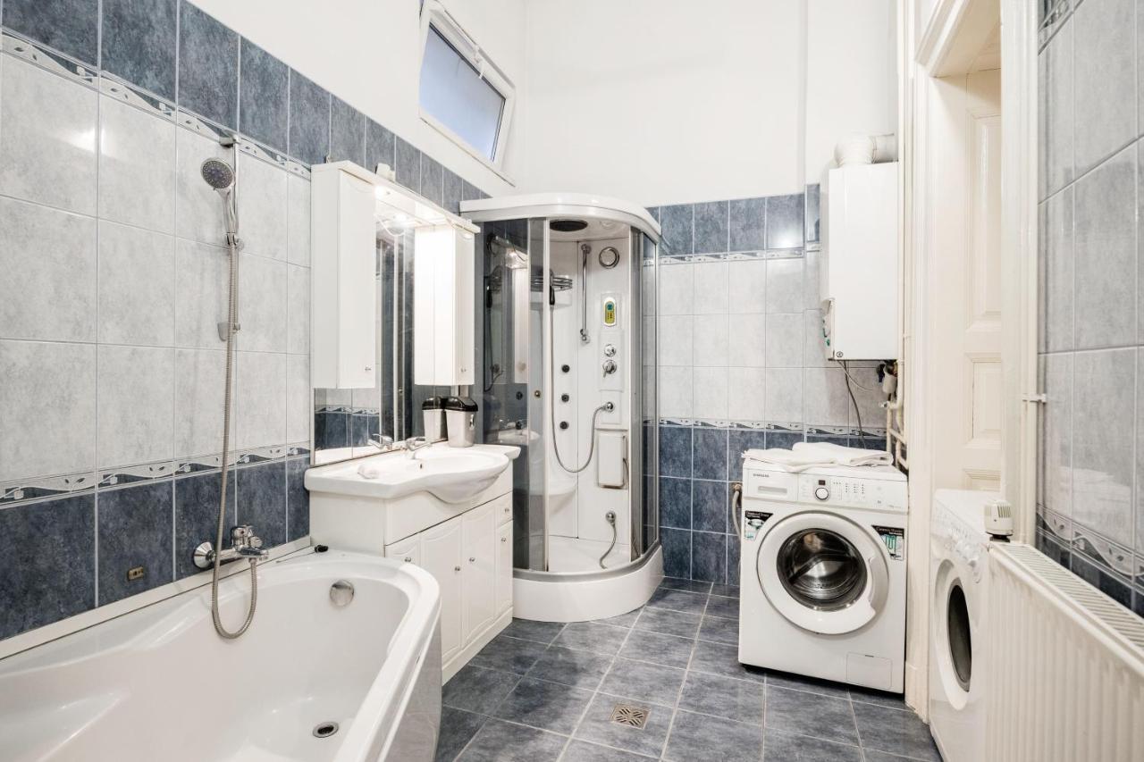 Downtown Circus Apartment Будапеща Екстериор снимка