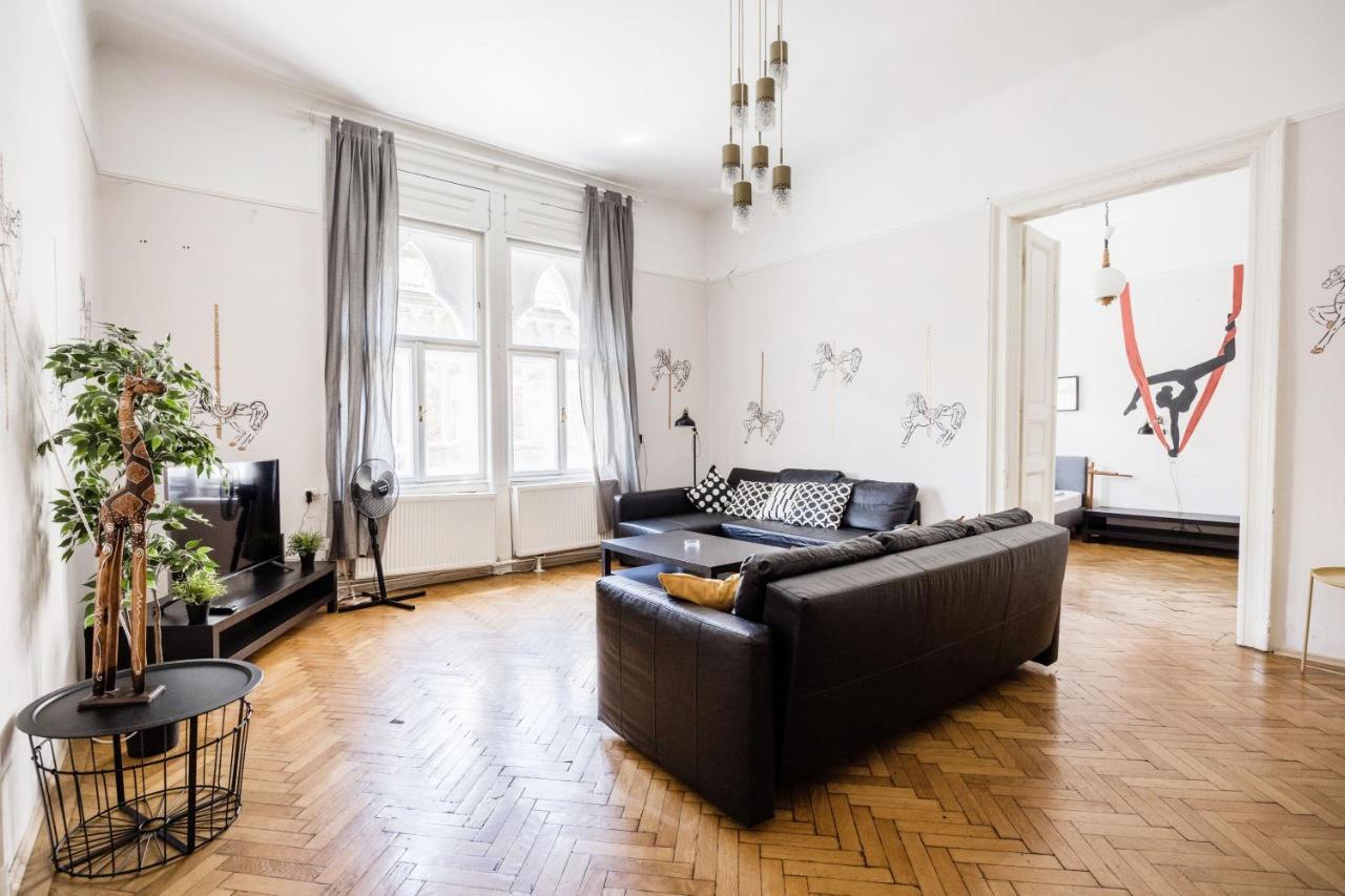 Downtown Circus Apartment Будапеща Екстериор снимка