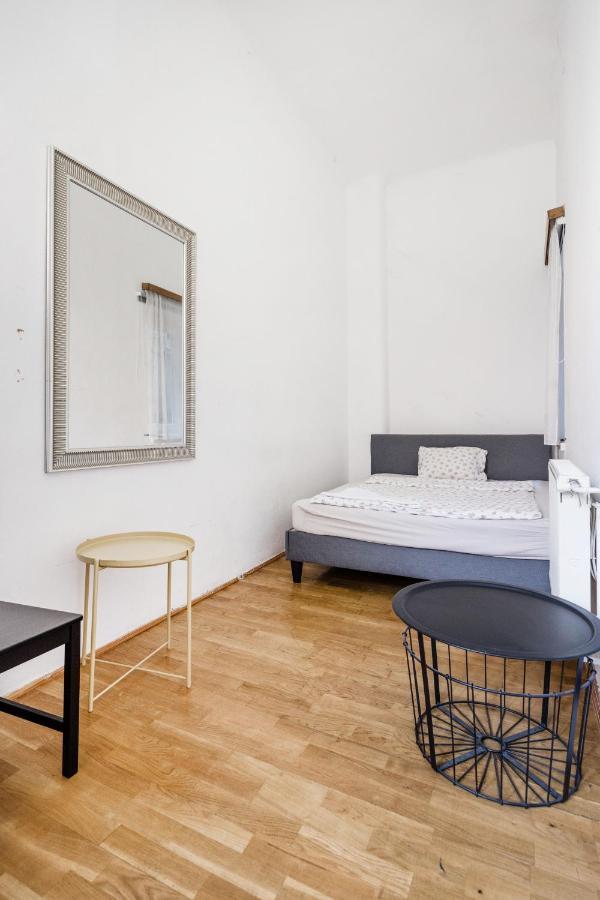 Downtown Circus Apartment Будапеща Екстериор снимка