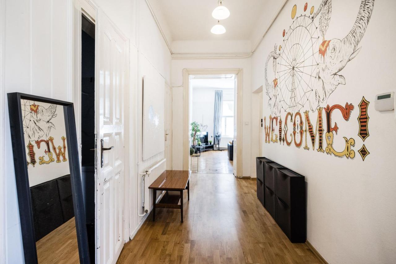 Downtown Circus Apartment Будапеща Екстериор снимка