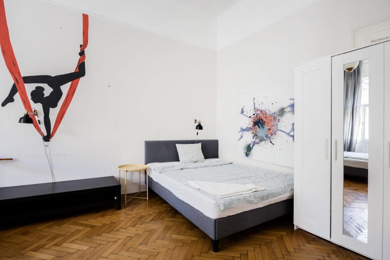 Downtown Circus Apartment Будапеща Екстериор снимка