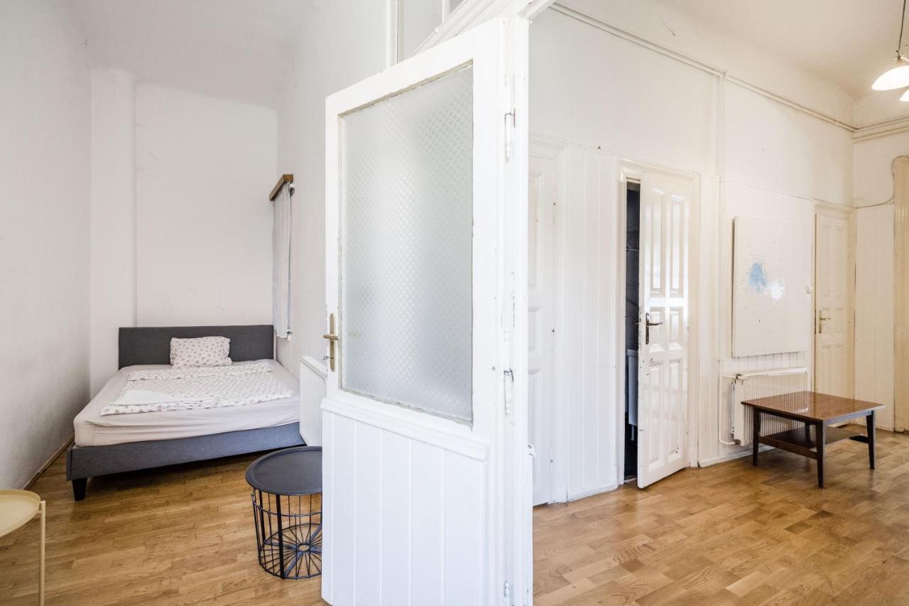 Downtown Circus Apartment Будапеща Екстериор снимка