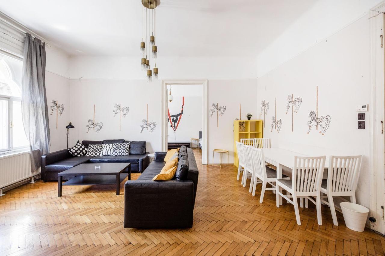 Downtown Circus Apartment Будапеща Екстериор снимка