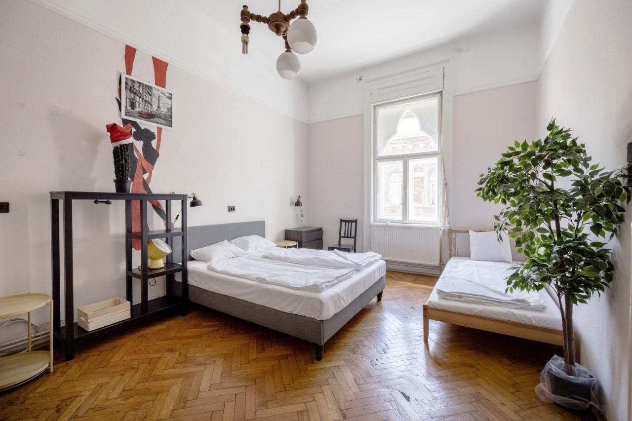 Downtown Circus Apartment Будапеща Екстериор снимка